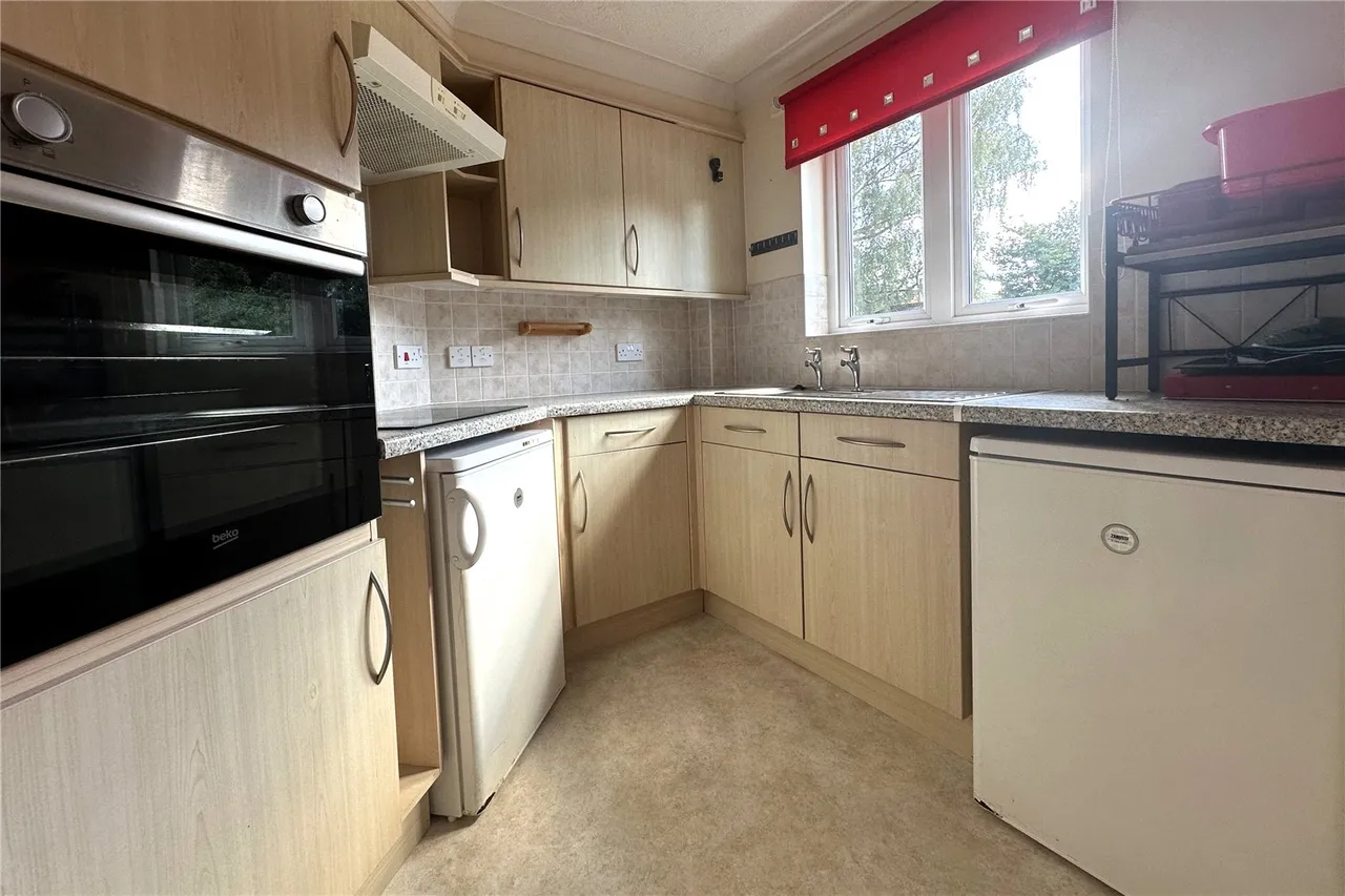 Clarence Road, Fleet, Hampshire, GU51 3SH, photo 4