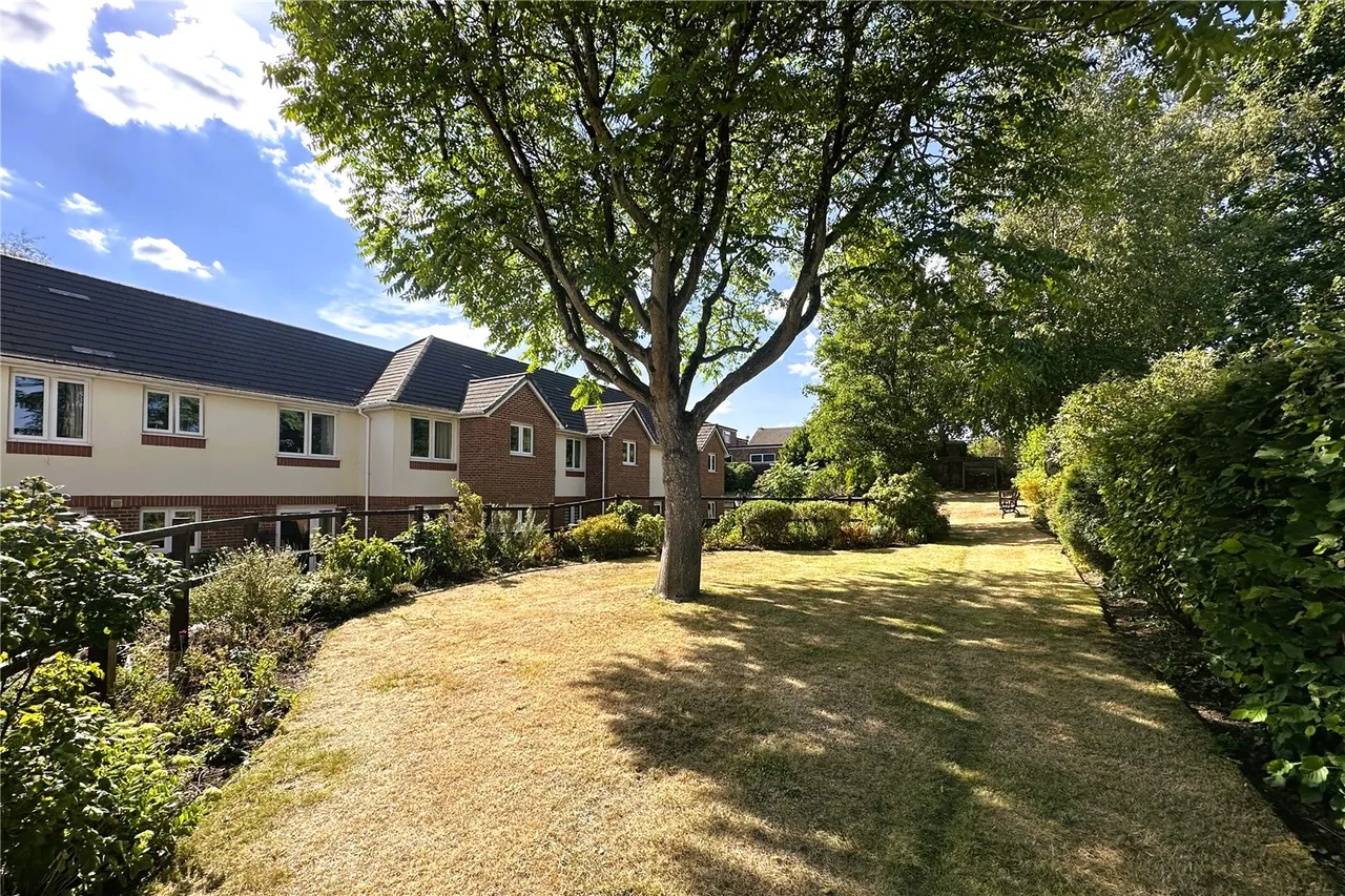 Clarence Road, Fleet, Hampshire, GU51 3SH, photo 6