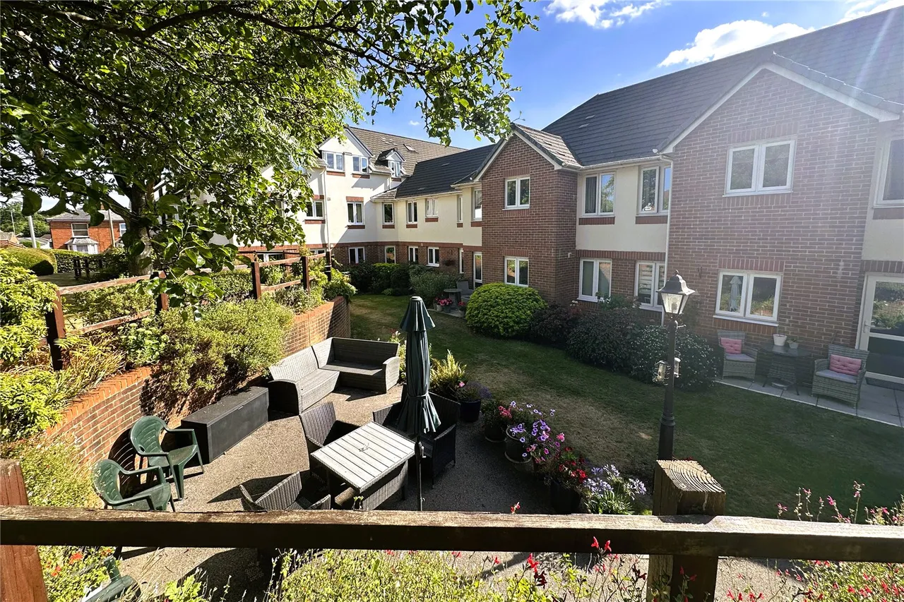 Clarence Road, Fleet, Hampshire, GU51 3SH, photo 8