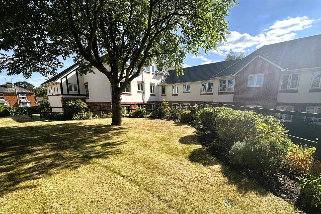 Clarence Road, Fleet, Hampshire, GU51 3SH, photo 7