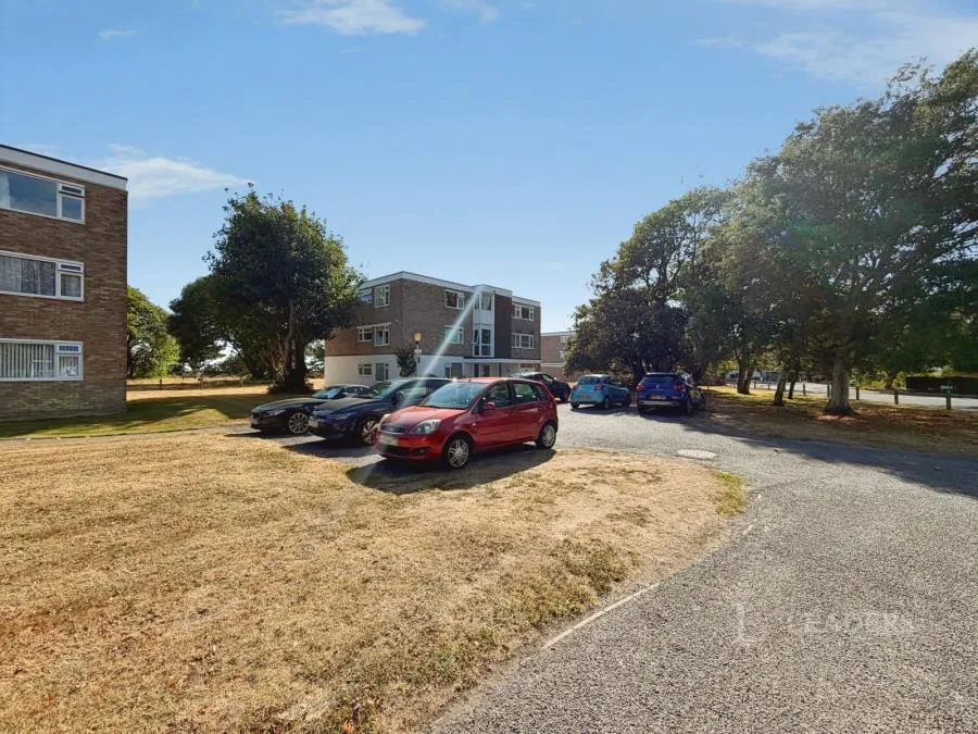 Beacon Drive, Christchurch, BH23, photo 2