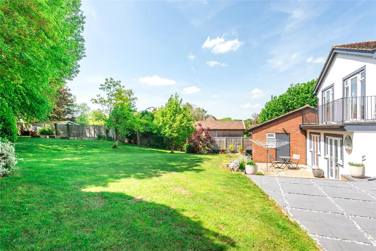 High Street, Stoke Goldington, MK16, photo 17