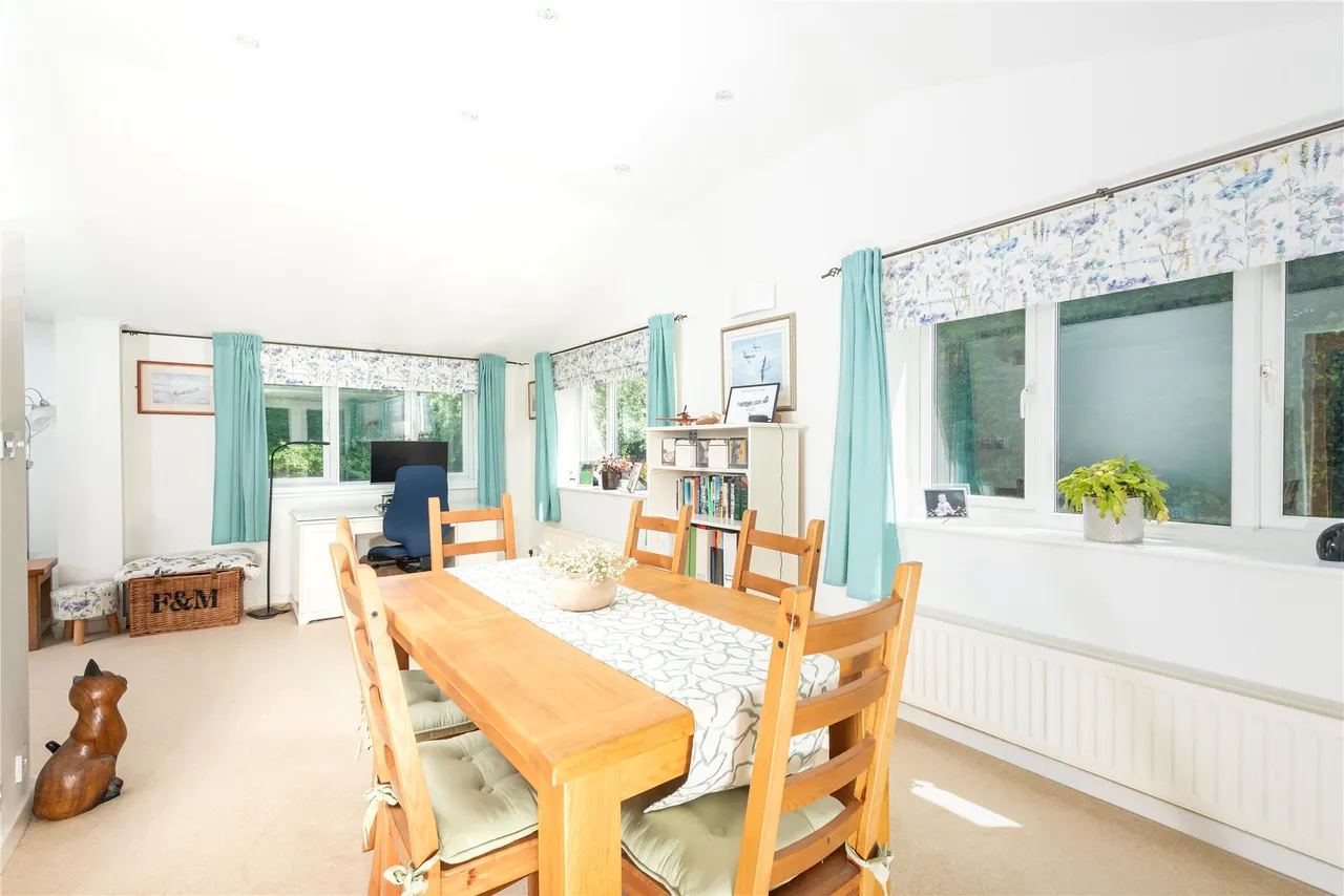 High Street, Stoke Goldington, MK16, photo 4