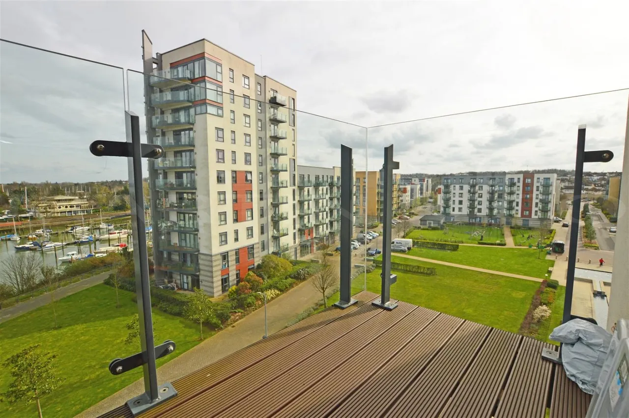 The Peninsula, Pegasus Way, Gillingham, photo 12