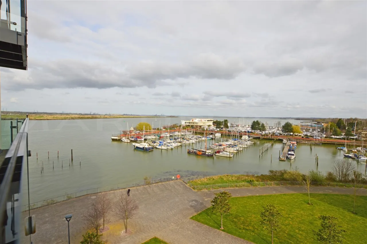 The Peninsula, Pegasus Way, Gillingham, photo 9