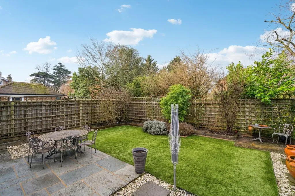 Bramley Gardens, Bourne End SL8 5FF, photo 16