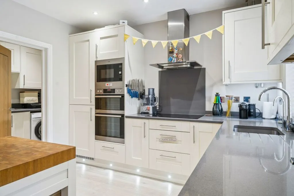 Bramley Gardens, Bourne End SL8 5FF, photo 7