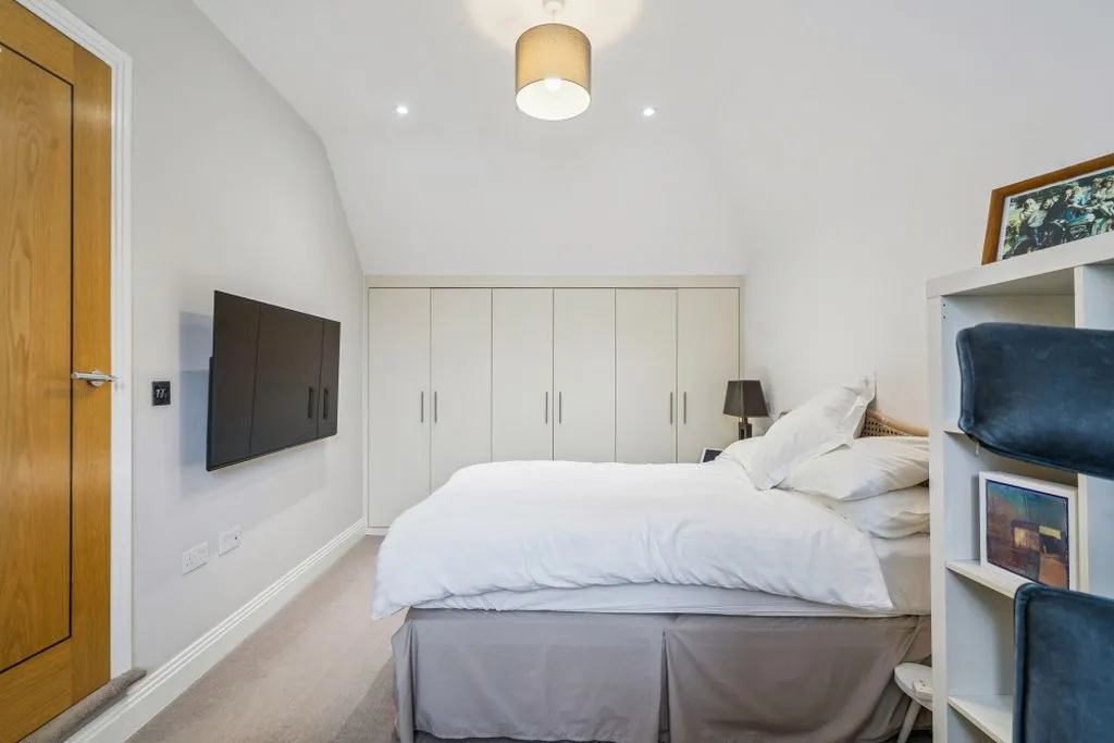Bramley Gardens, Bourne End SL8 5FF, photo 13