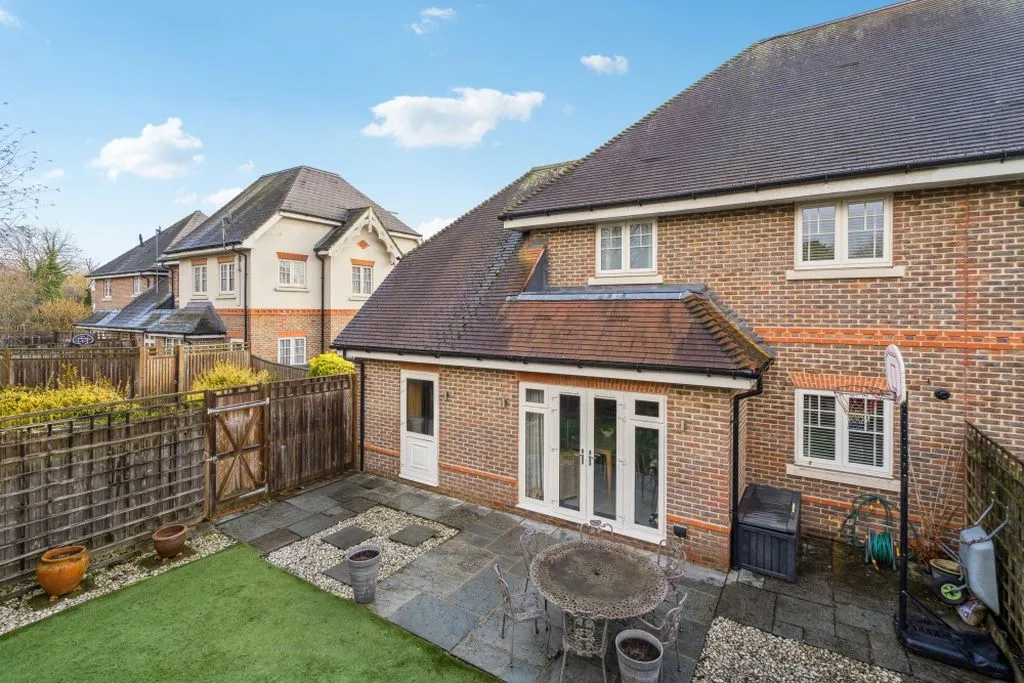 Bramley Gardens, Bourne End SL8 5FF, photo 18