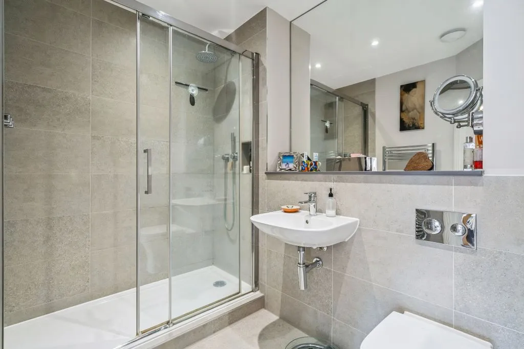 Bramley Gardens, Bourne End SL8 5FF, photo 11