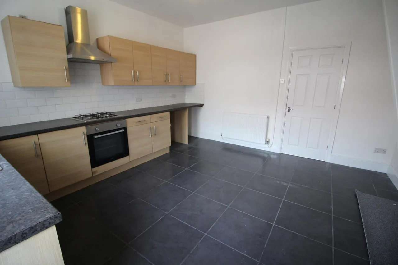 Coalshaw Green Road, Oldham, OL9, photo 7