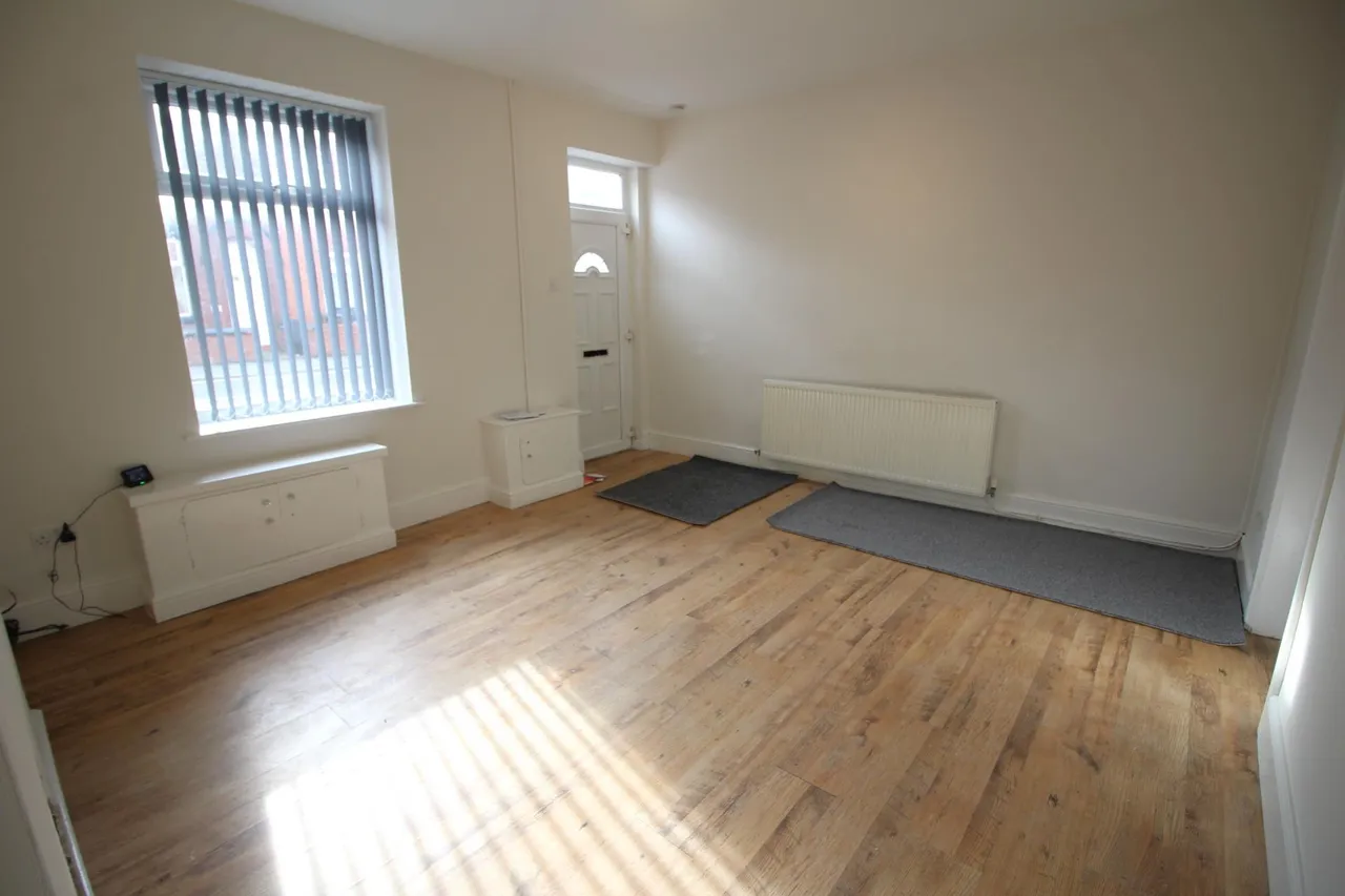 Coalshaw Green Road, Oldham, OL9, photo 3