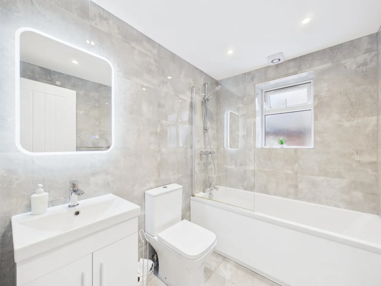 Desford Way, Ashford, TW15, photo 5