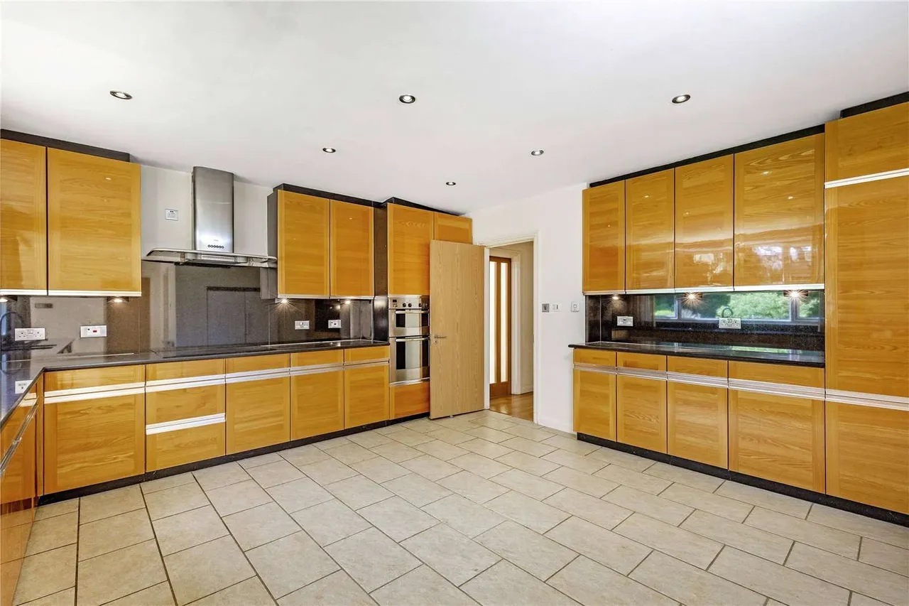 Coombe Ridings, Kingston upon Thames, KT2, photo 2