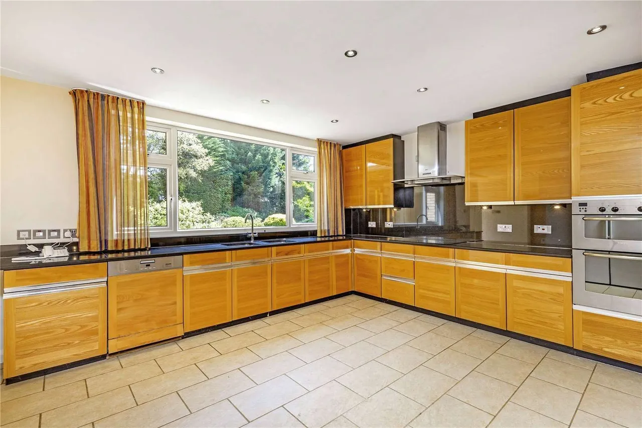 Coombe Ridings, Kingston upon Thames, KT2, photo 14