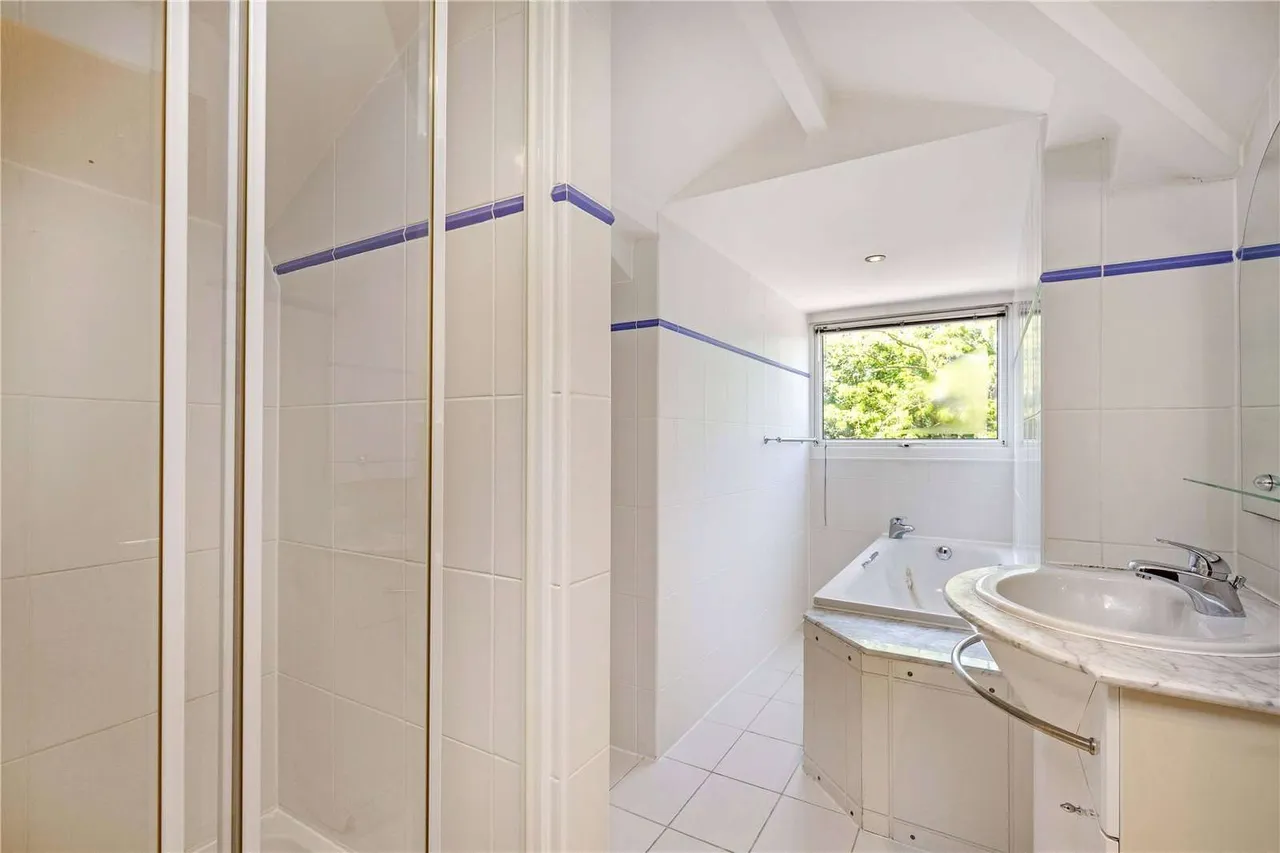Coombe Ridings, Kingston upon Thames, KT2, photo 25