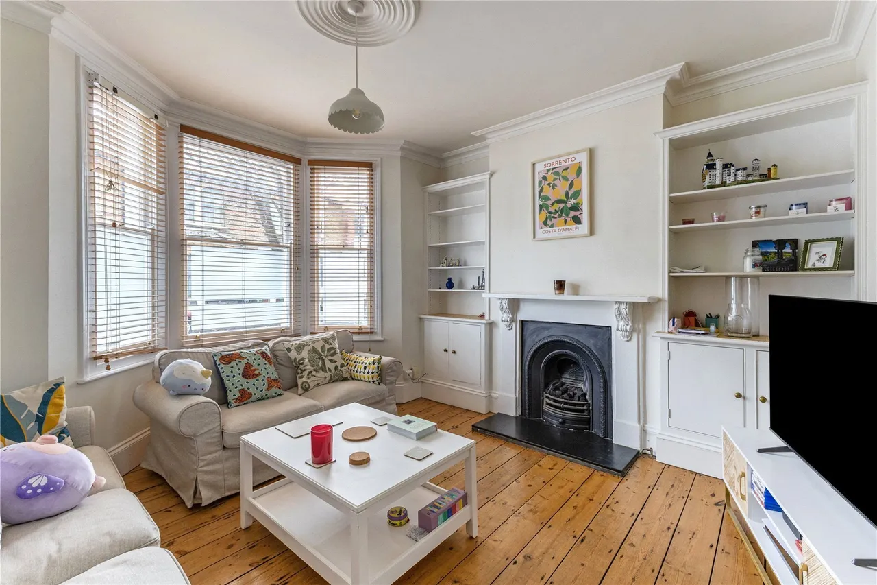 3 bed house to rent — Abdale Road, London, W12