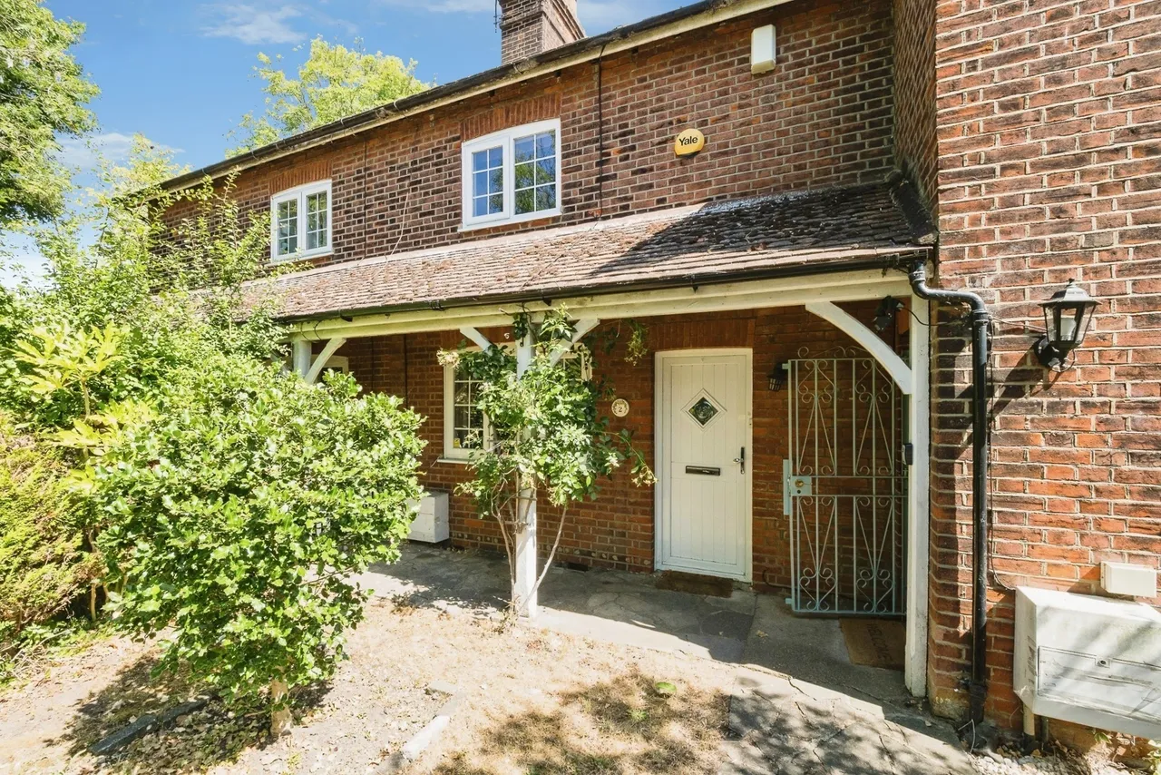 2 bed house for sale — Retreat Way, Chigwell, Essex, IG7
