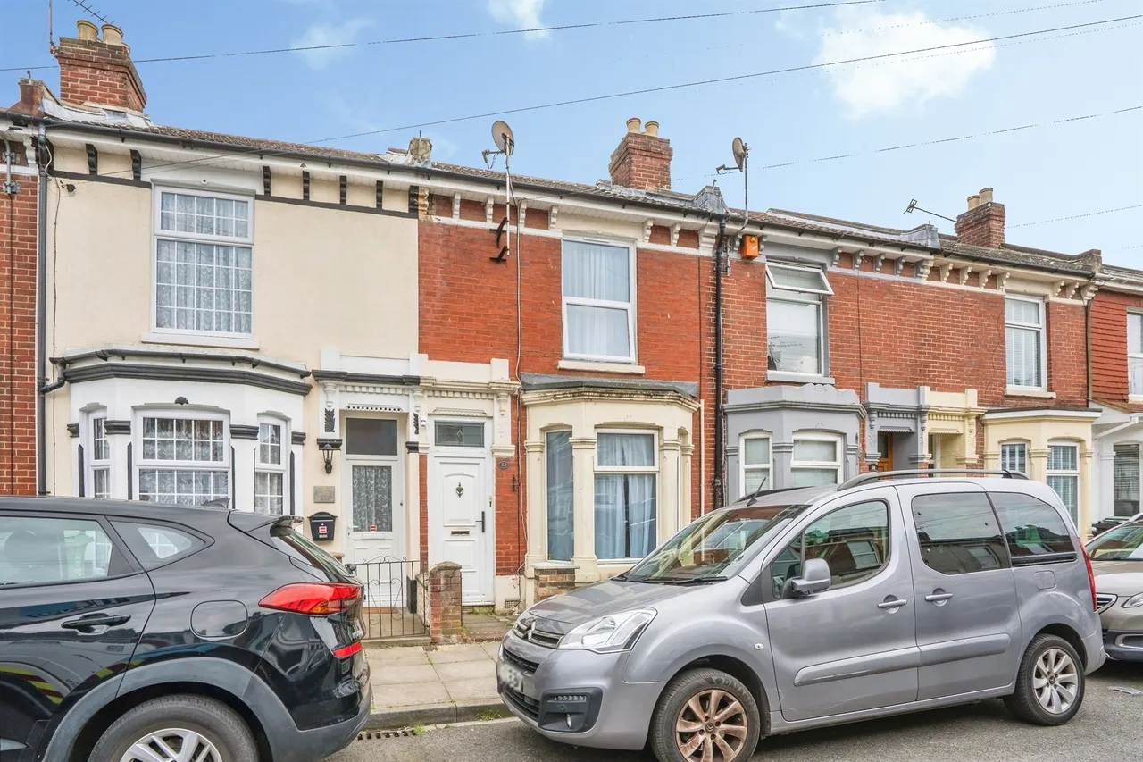 2 bed house for sale — Mayhall Road, Portsmouth