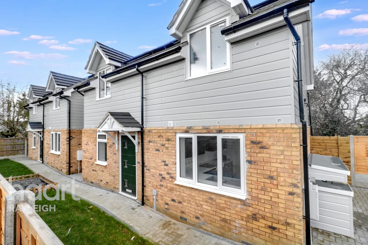 3 bed house for sale, Cheapside East, Rayleigh, SS6
