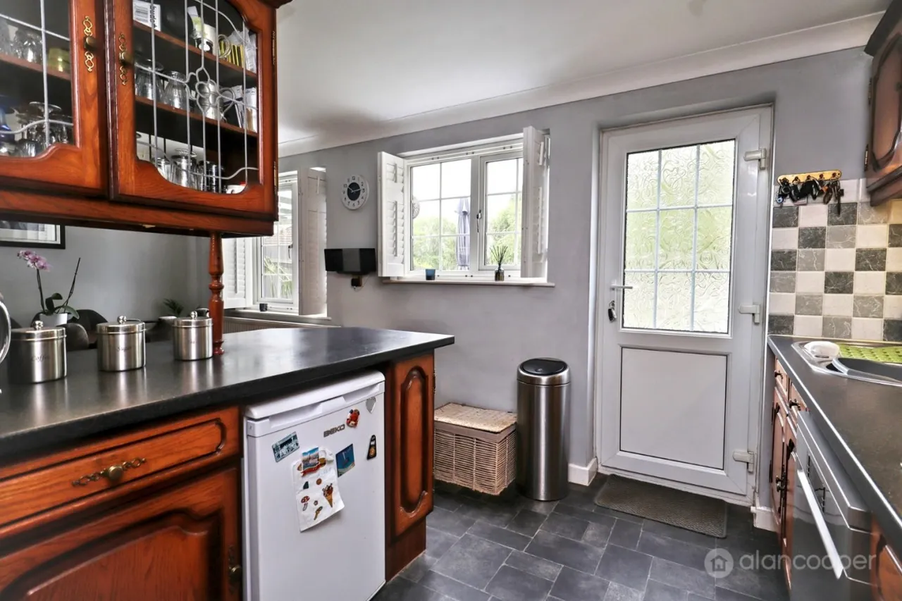 Milby Drive, St Nicolas Park, CV11, photo 11