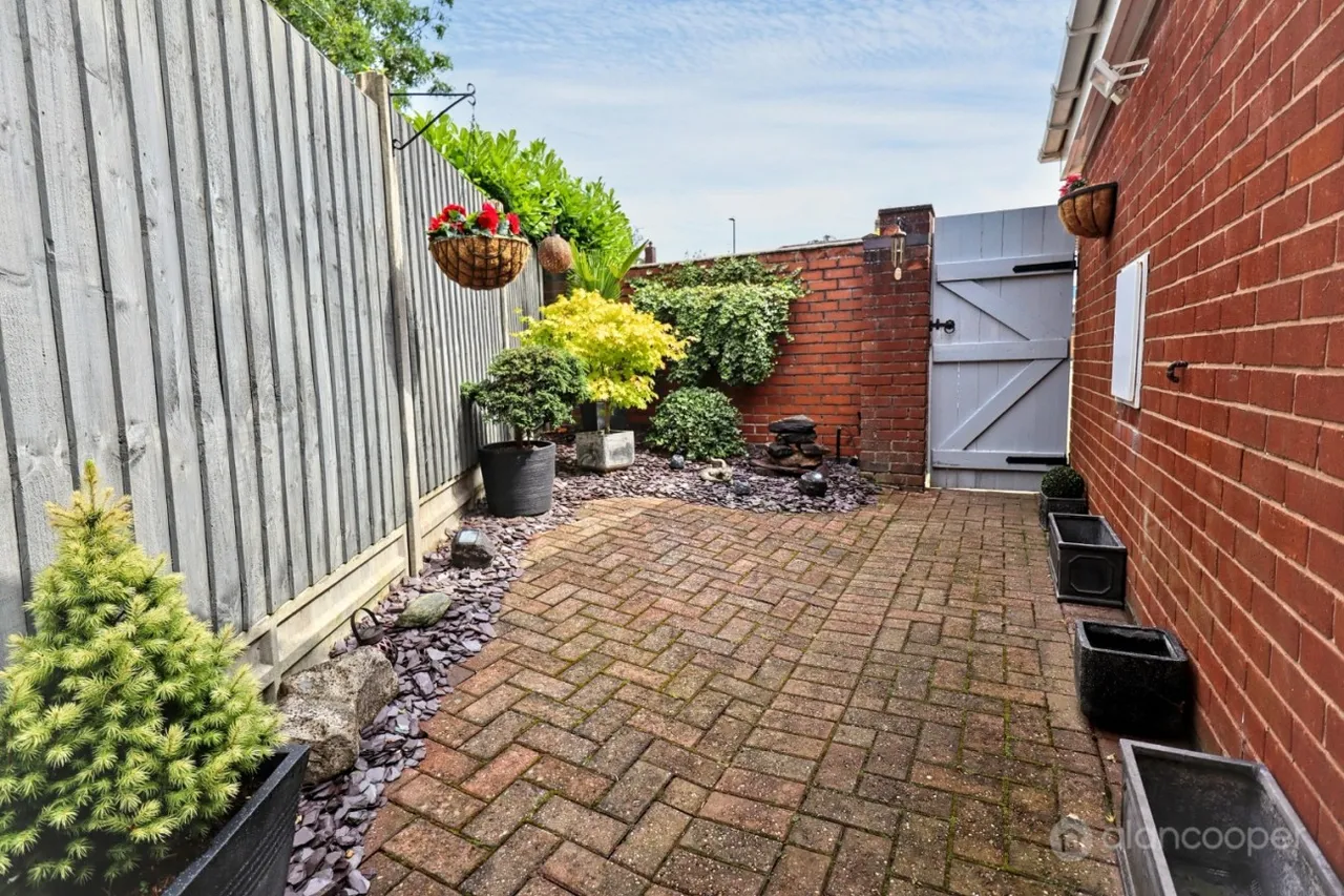 Milby Drive, St Nicolas Park, CV11, photo 29