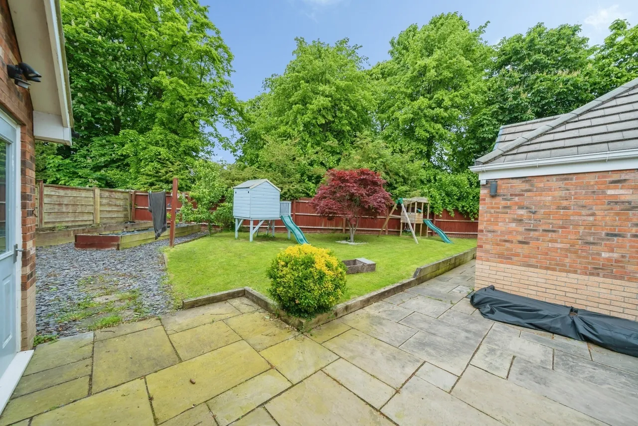 Hatfield Gardens, Appleton, Warrington, Cheshire, WA4, photo 3