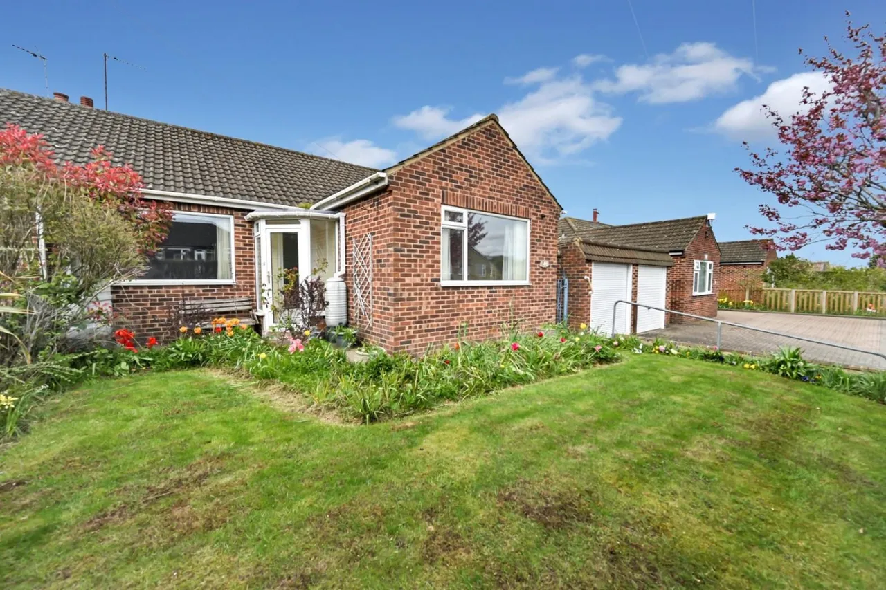 3 bed house for sale — South Grange Road, Ripon
