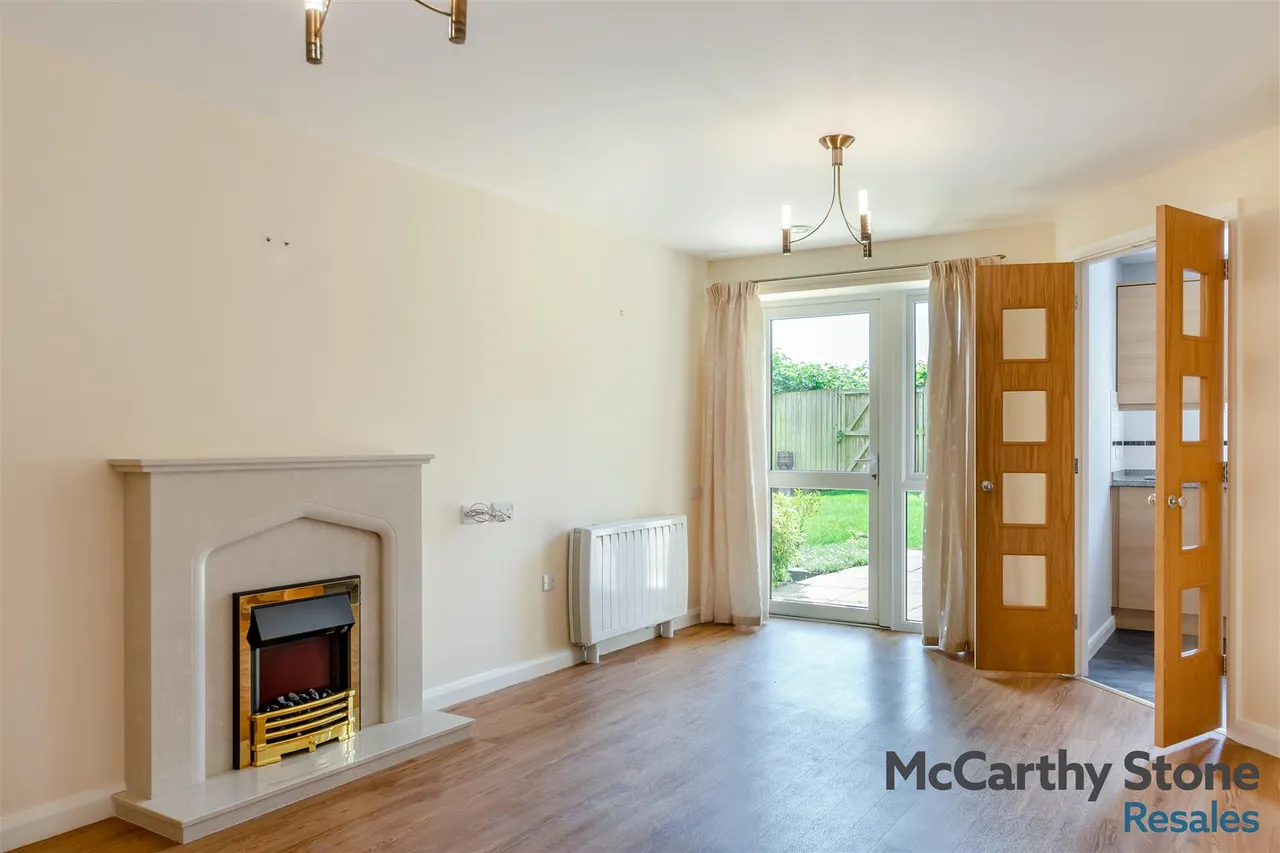 Squirrel Way, Shadwell, LS17, photo 2