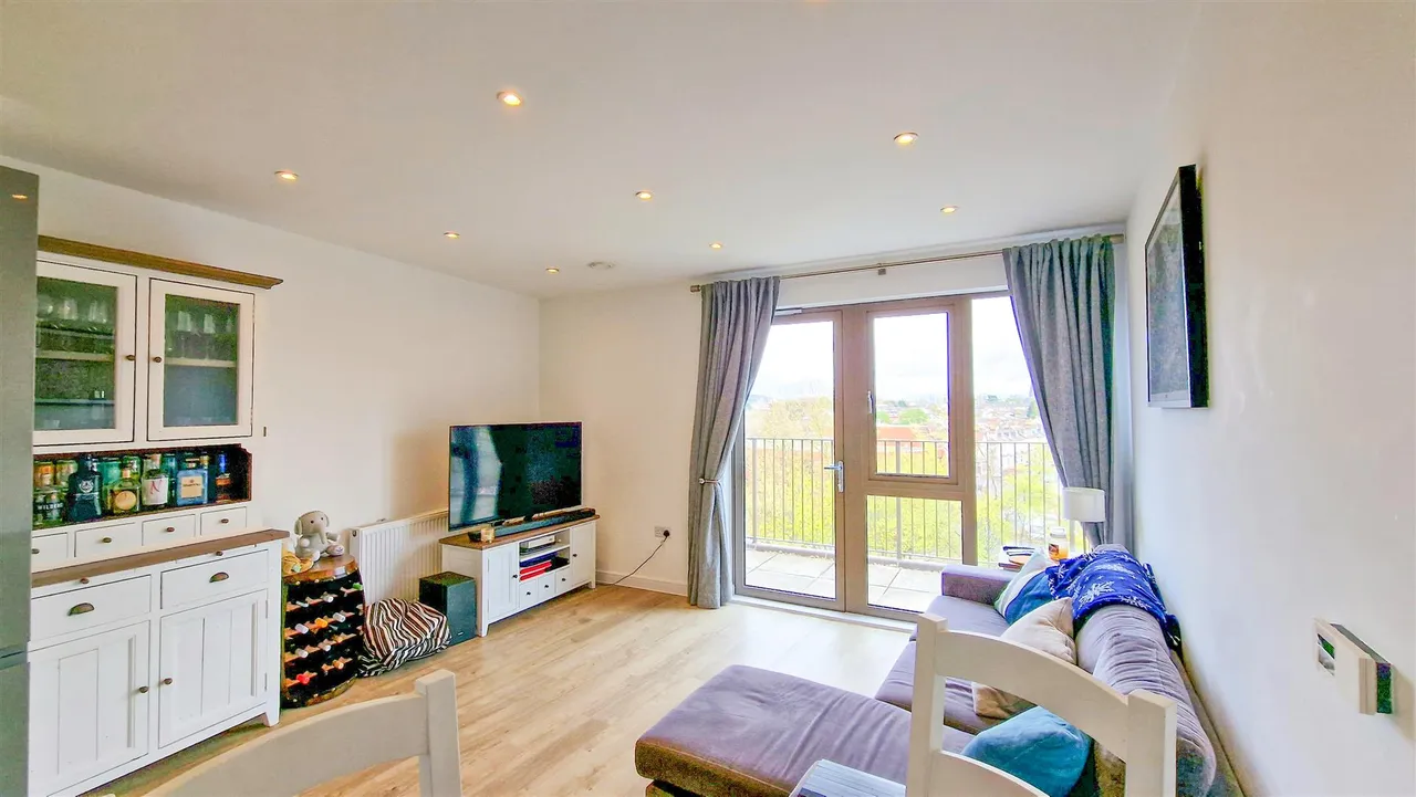 1 bed flat for sale, Purley Way, Croydon, CR0
