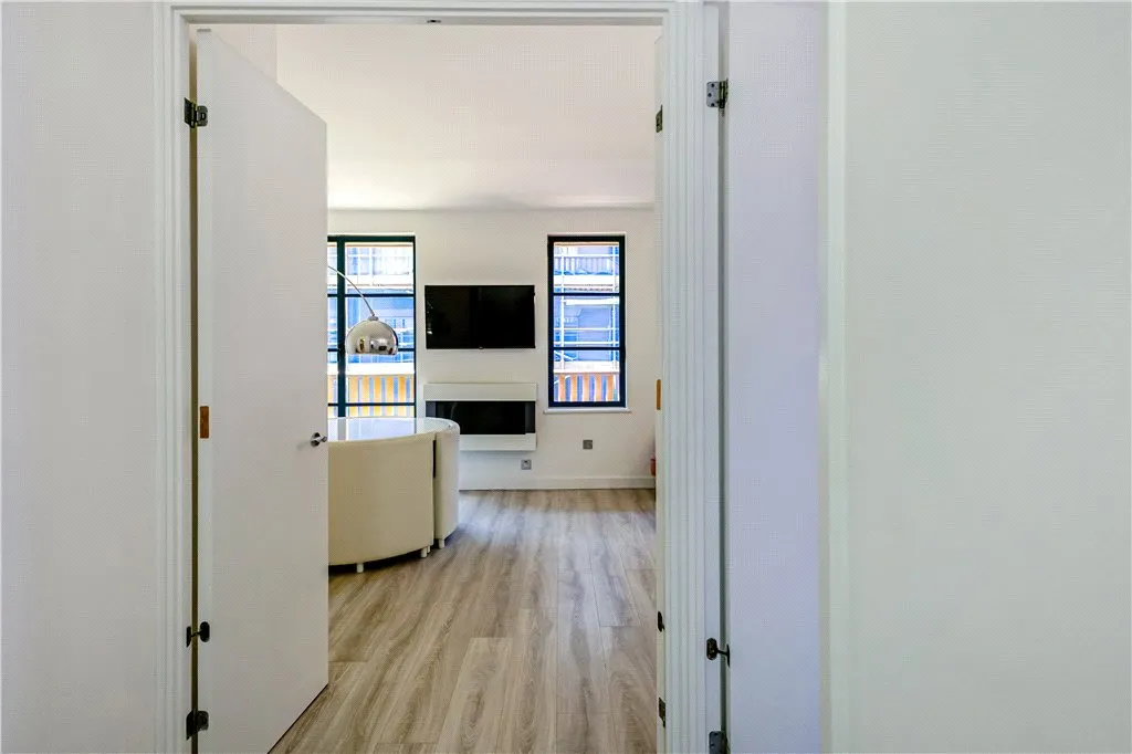 Queen Elizabeth Street, London, SE1, photo 12