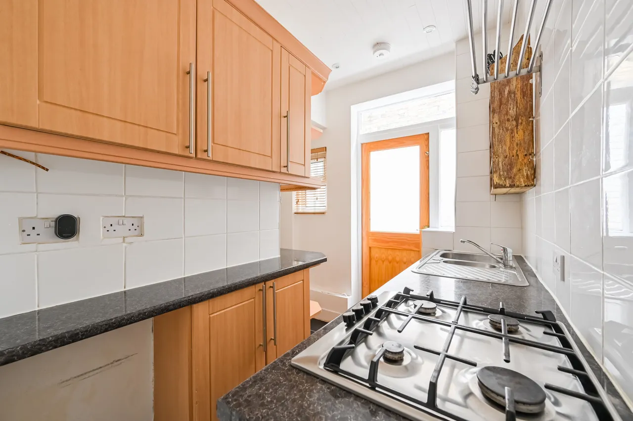 5 Fairbourne Road, London, photo 10