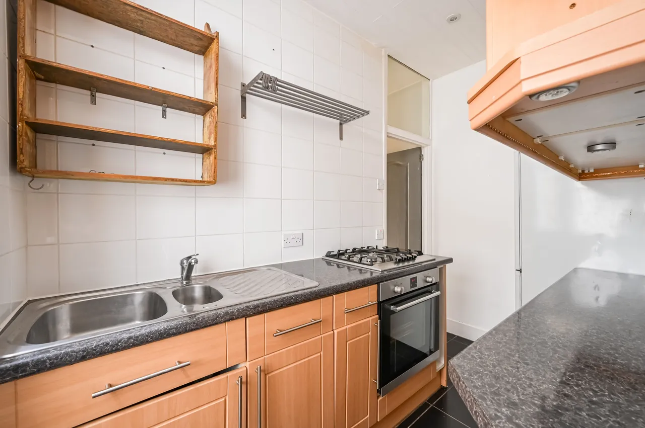5 Fairbourne Road, London, photo 9