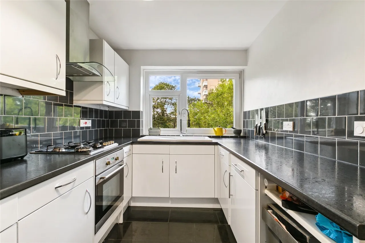 Gernigan House, Fitzhugh Grove, Wandsworth, London, SW18, photo 4