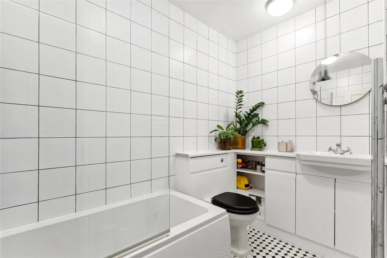 Gernigan House, Fitzhugh Grove, Wandsworth, London, SW18, photo 11