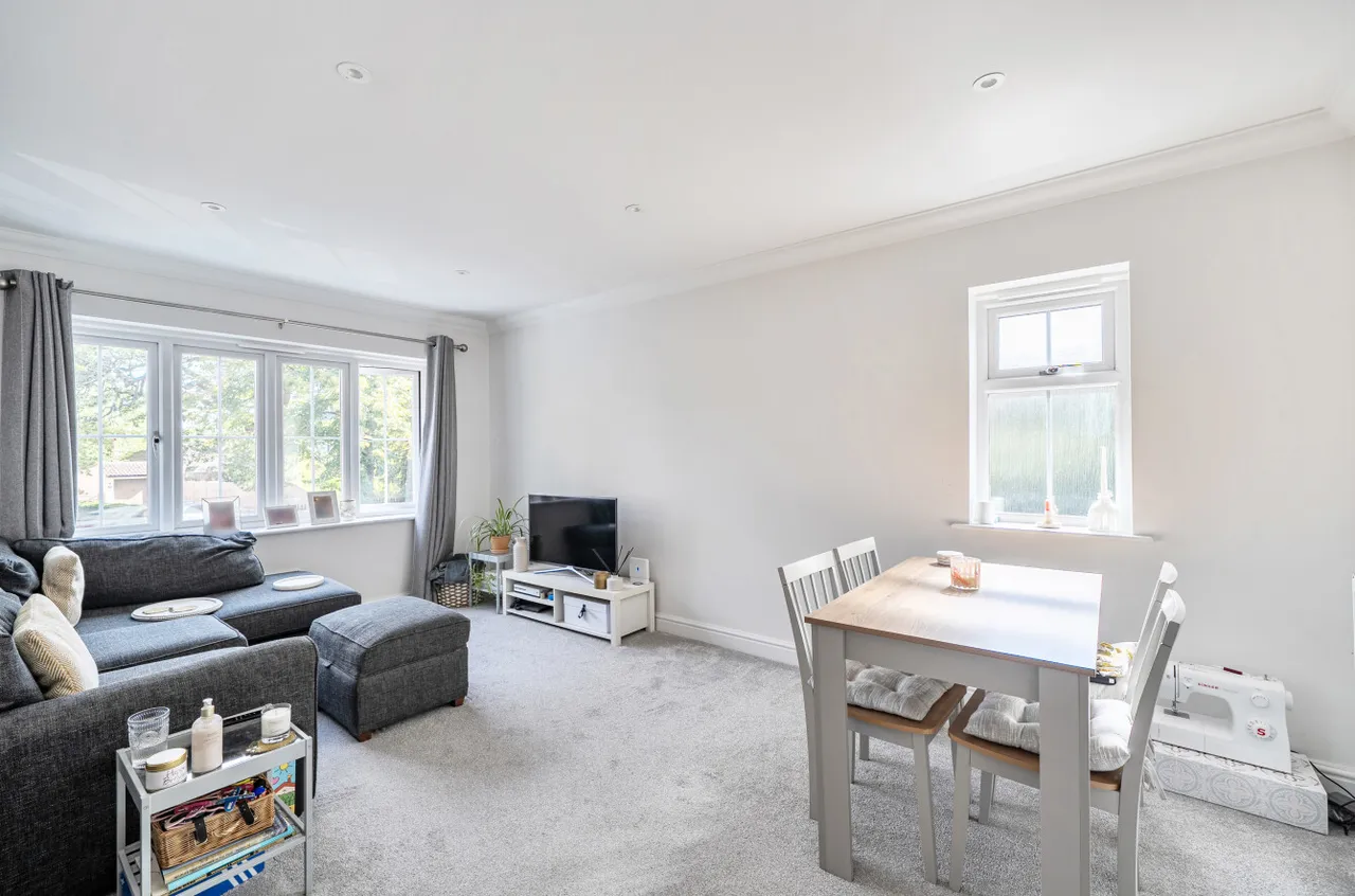 Finchampstead Road, Wokingham, Berkshire, RG41 2PF, photo 8