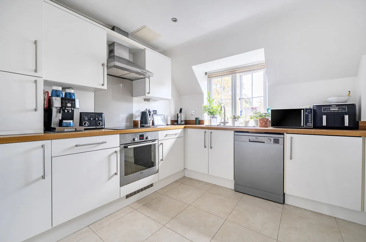 Finchampstead Road, Wokingham, Berkshire, RG41 2PF, photo 10