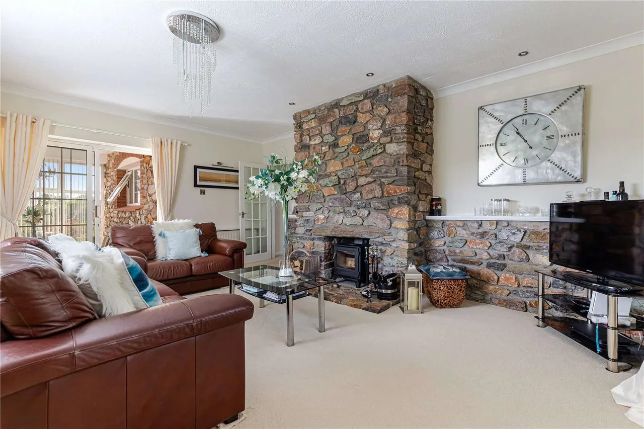 Eddystone Rise, Galmpton, Kingsbridge, Devon, TQ7 3EY, photo 4