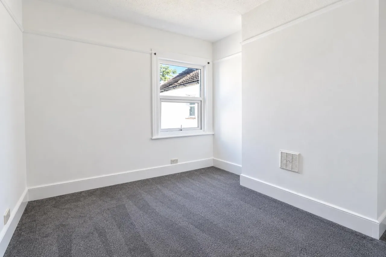 Burdett Avenue, Westcliff-On-Sea, photo 6