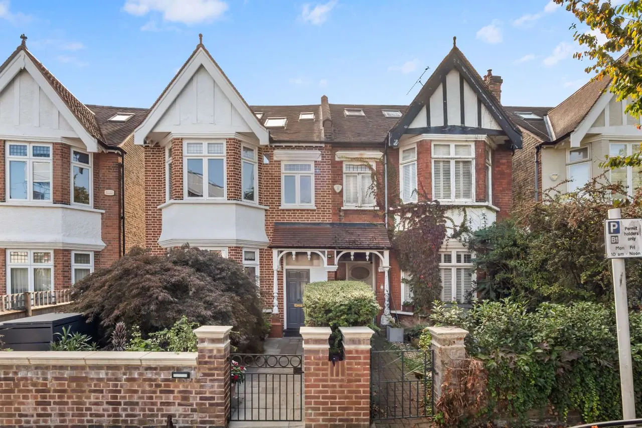 5 bed house for sale, Madrid Road, Barnes, SW13