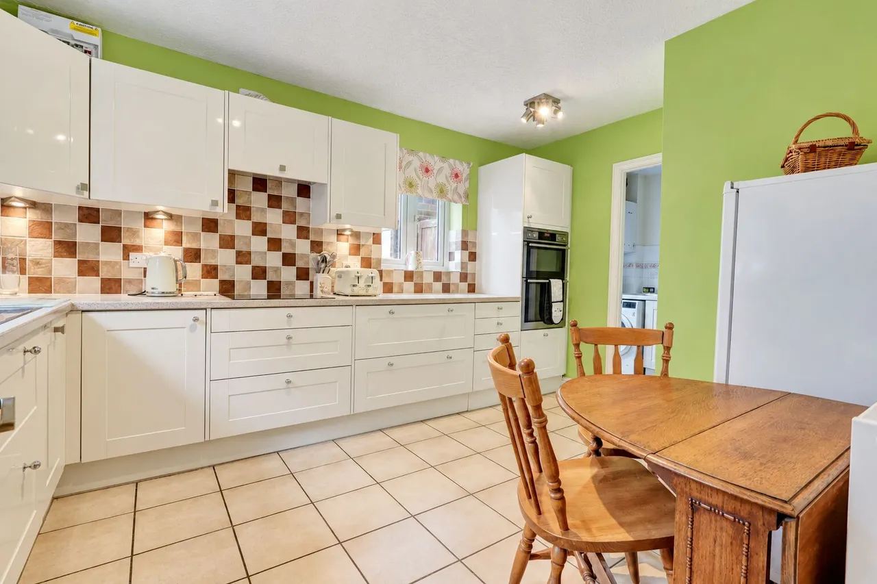 Lyndon Gardens, High Wycombe, HP13, photo 3