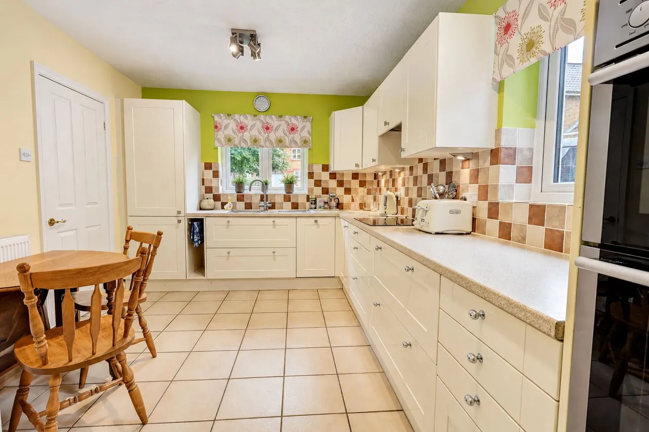 Lyndon Gardens, High Wycombe, HP13, photo 10