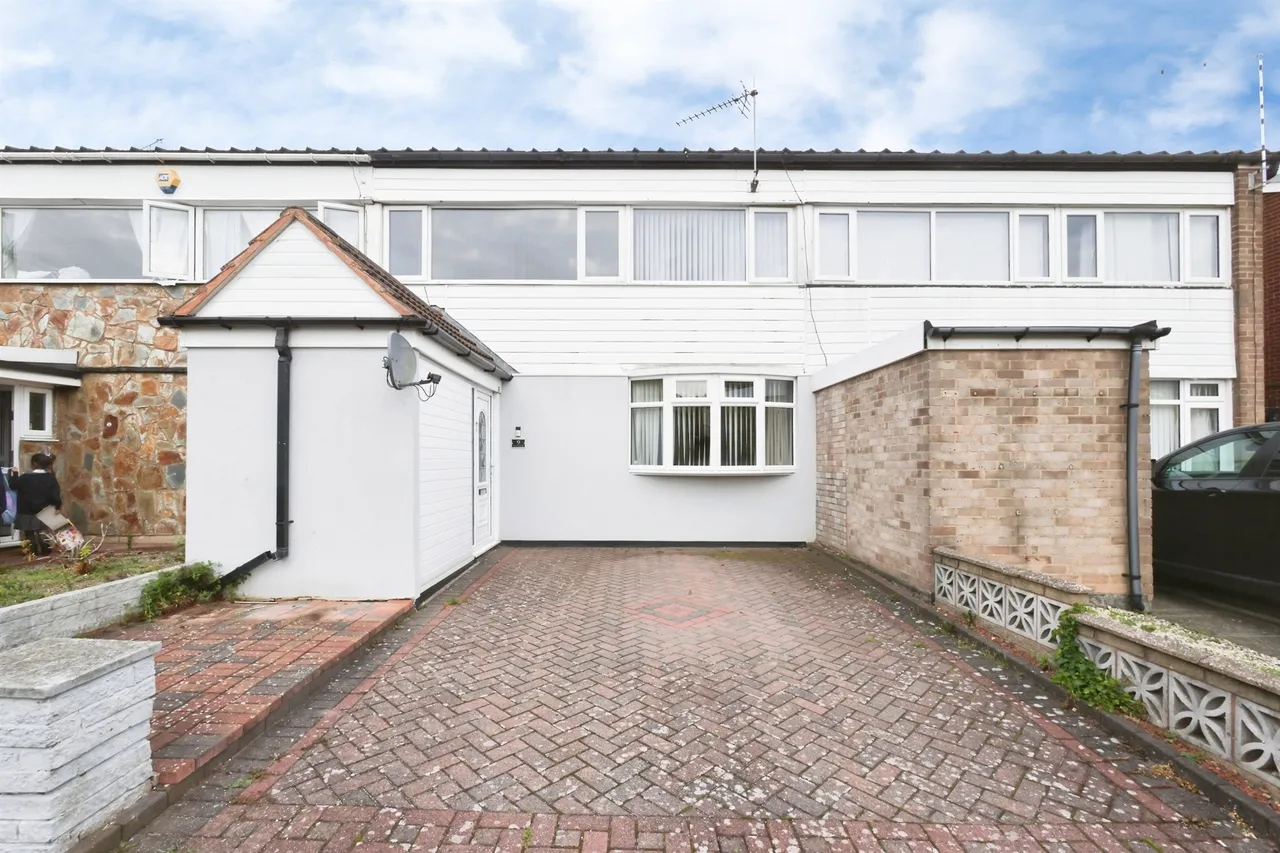 3 bed house for sale, Dyce Close, Birmingham, B35