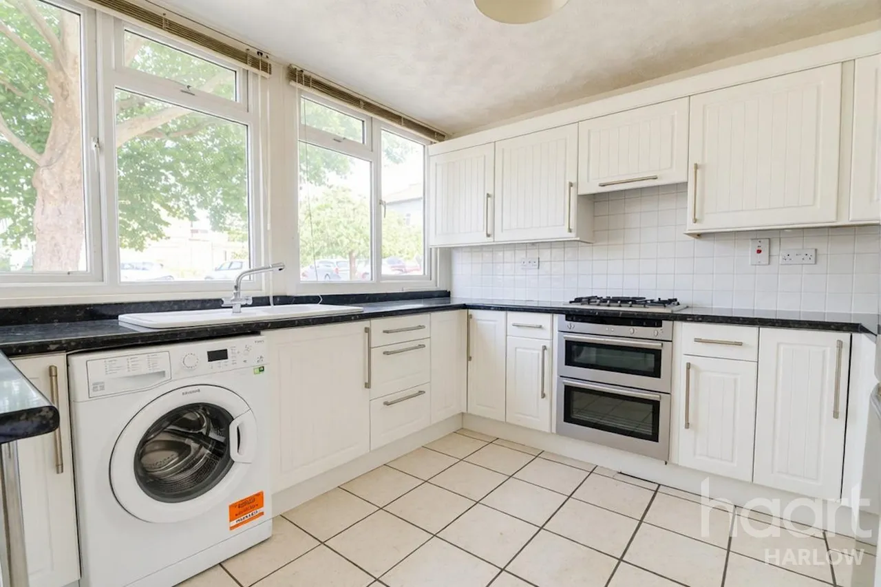 Altham Grove, Harlow, CM20, photo 3