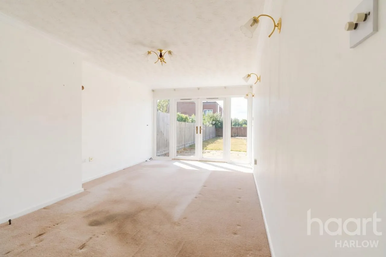 Altham Grove, Harlow, CM20, photo 2