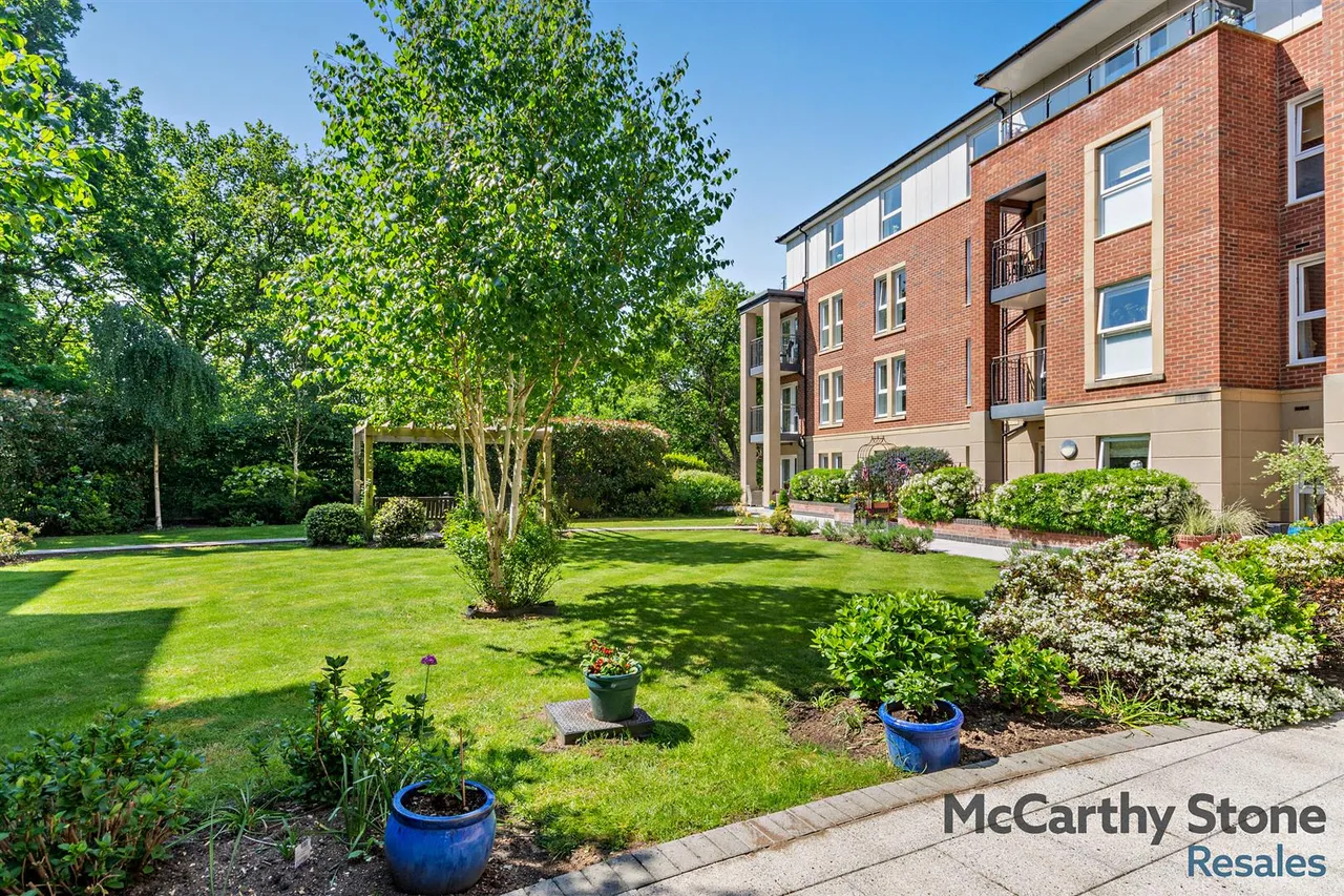 Station Parade, Virginia Water, GU25, photo 6