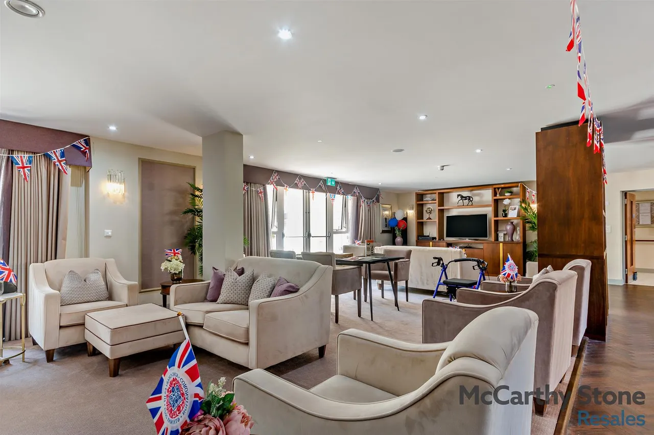 Station Parade, Virginia Water, GU25, photo 11