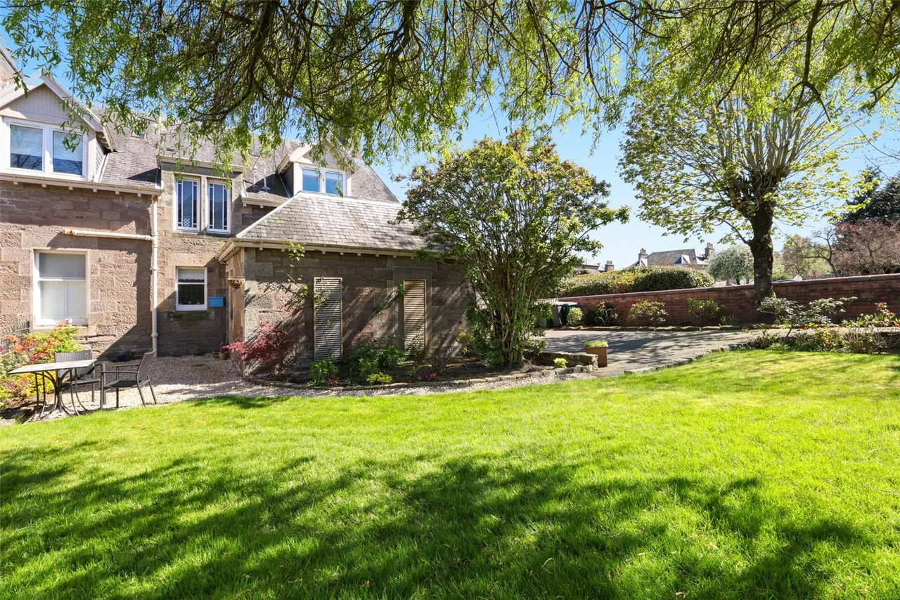 Glasgow Road, Perth, PH2, photo 27