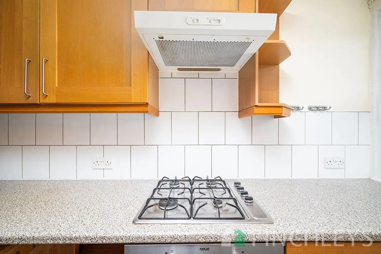 Eversleigh Road, London, N3, photo 3