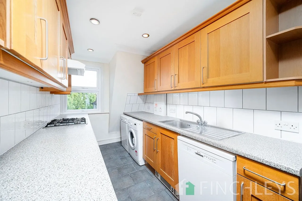 Eversleigh Road, London, N3, photo 2